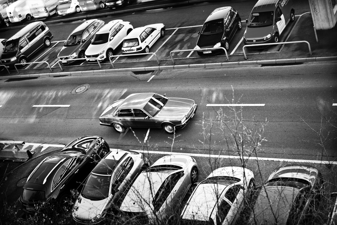Car on street: Dynamic automotive urban photo | Auto v ulicích města, dynamická fotografie – Vojmír Blažek