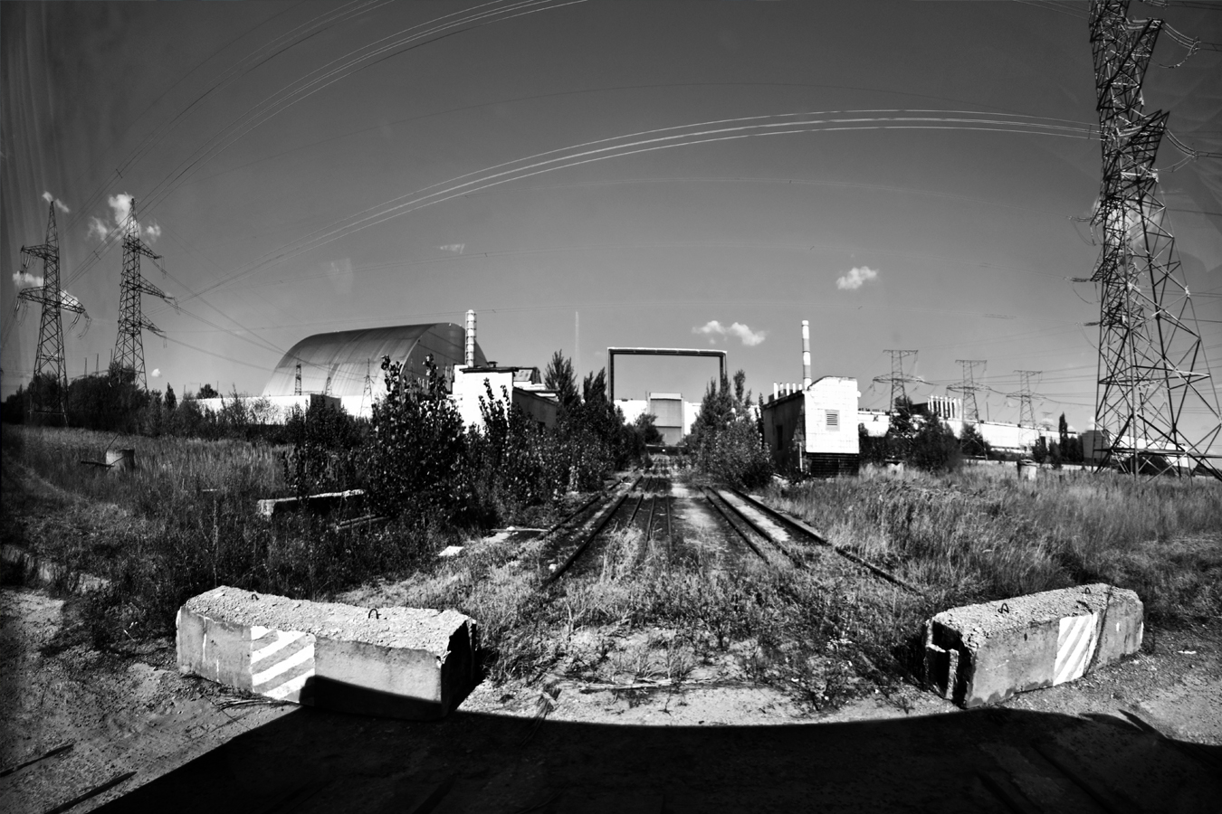 Chernobyl reactor 4: Nuclear power plant sarcophagus | Černobylský reaktor č. 4, sarkofág – Vojmír Blažek