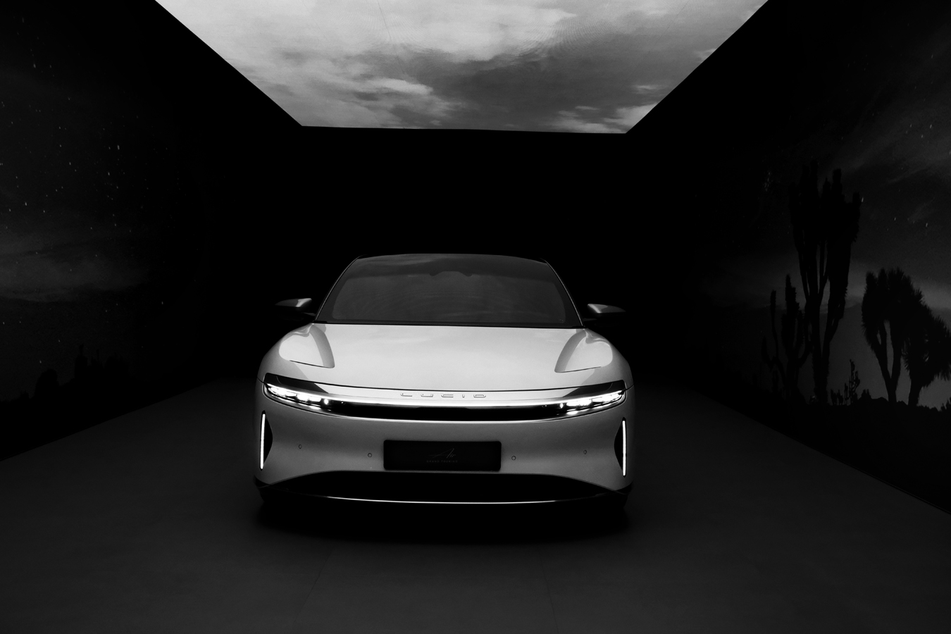 Lucid Air car photo: Luxury automotive photography | Lucid Air Grand Touring, automotive art – Vojmír Blažek