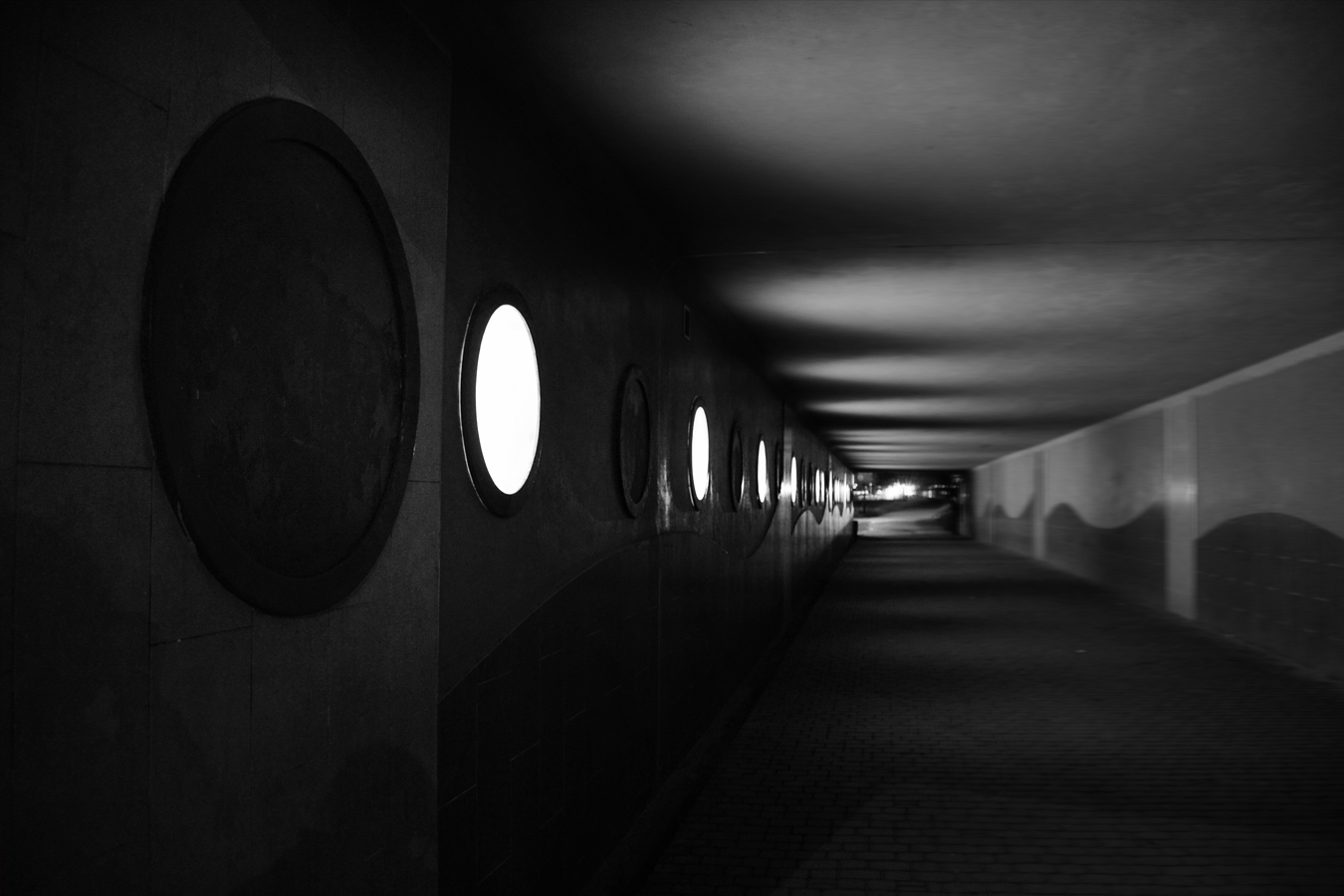 Underground Lines: Perspective of Krakow underpass, fine art | Podzemní linie: Perspektiva podchodu v Krakově – Vojmír Blažek